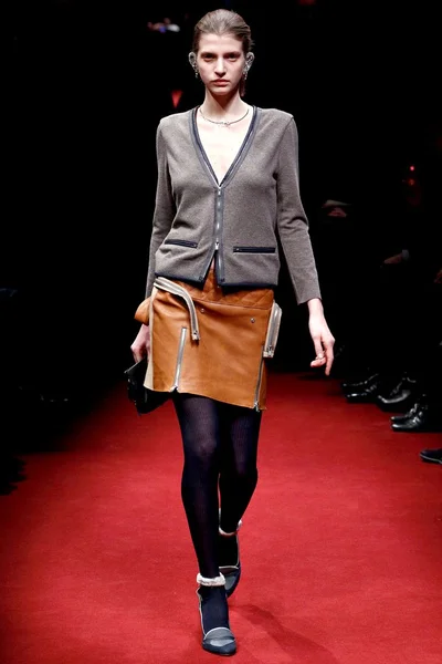 Look 13